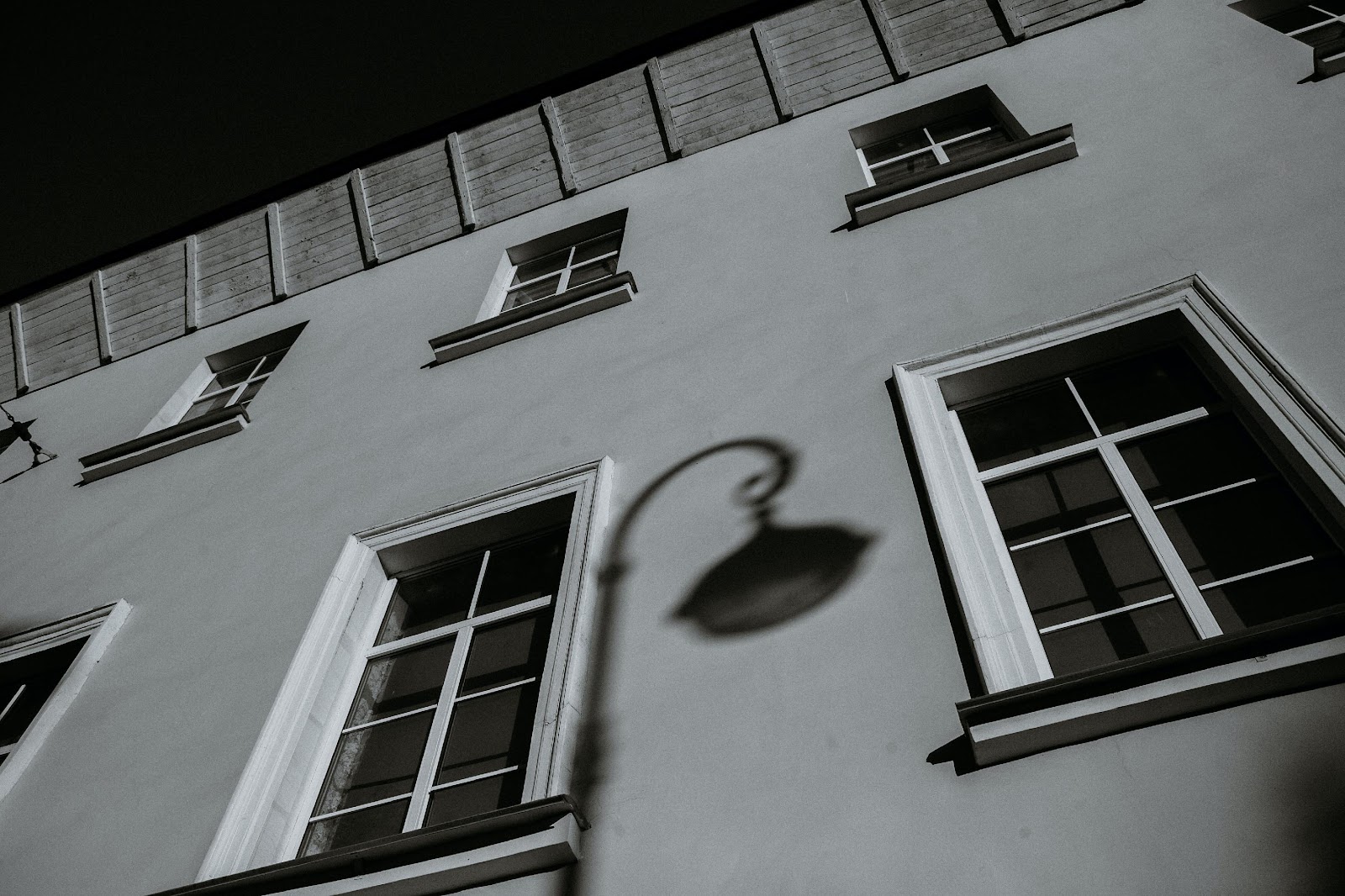 Finestre in penombra