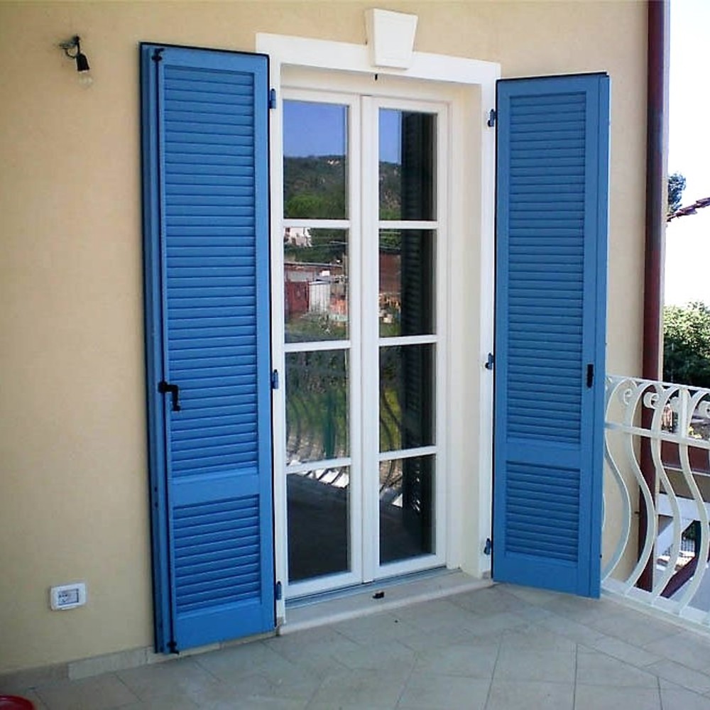 Persiane in legno, PVC o alluminio